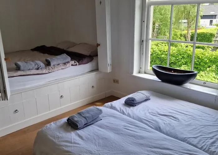 Amsterdam Mansion - Rembrandt Oostzaan