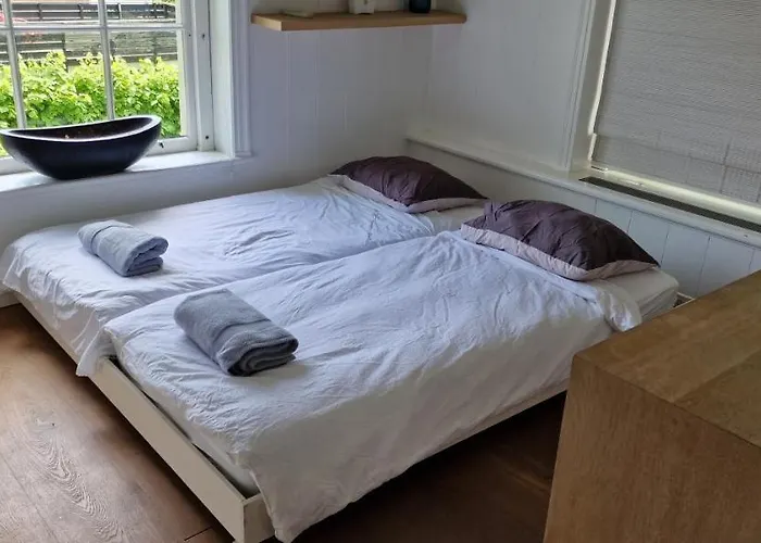 Amsterdam Mansion - Rembrandt * Oostzaan