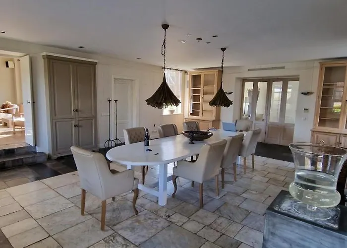 Amsterdam Mansion - Rembrandt *